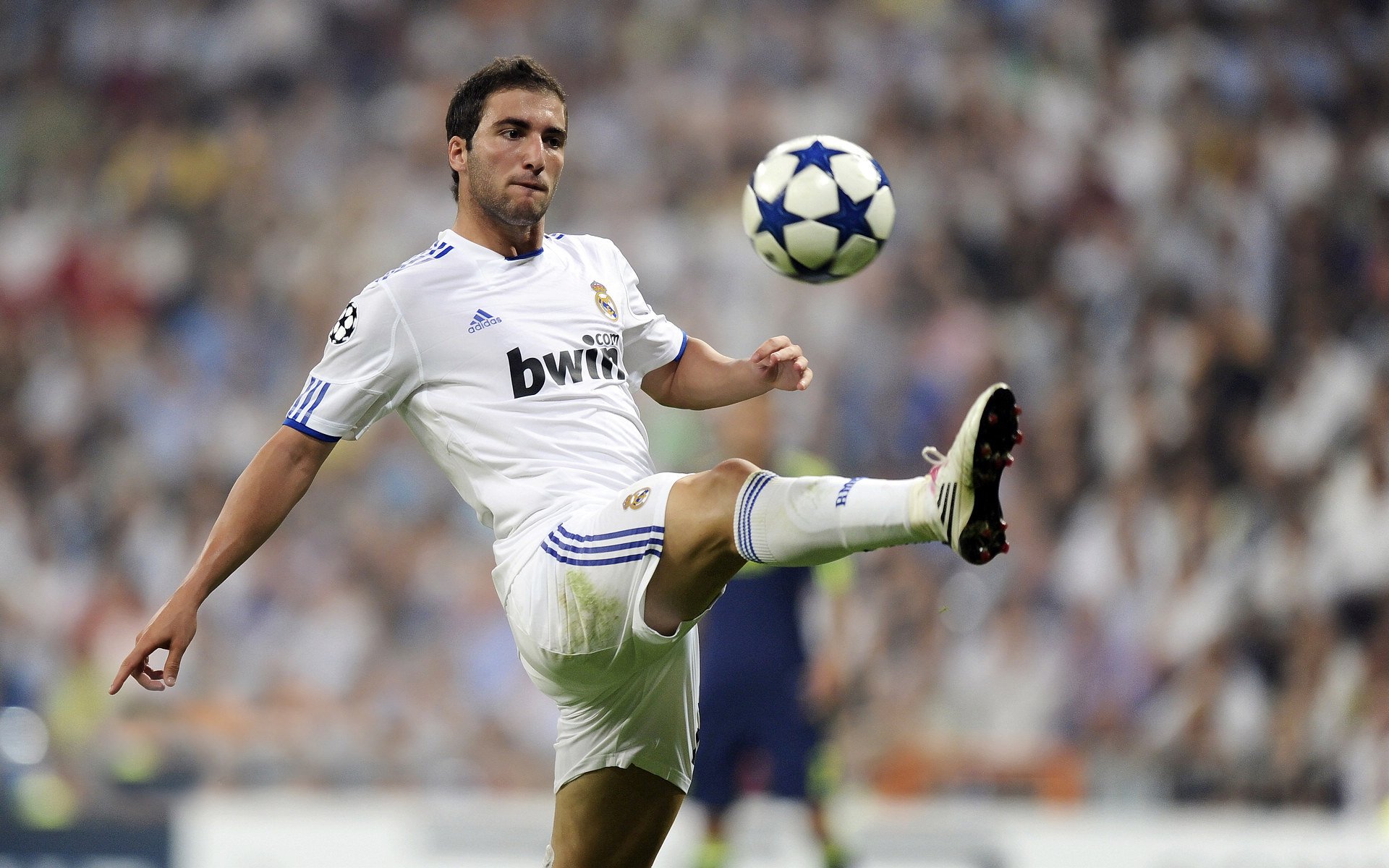 从塞内加尔到英超，非洲足球的崛起与阿克的冠军时刻