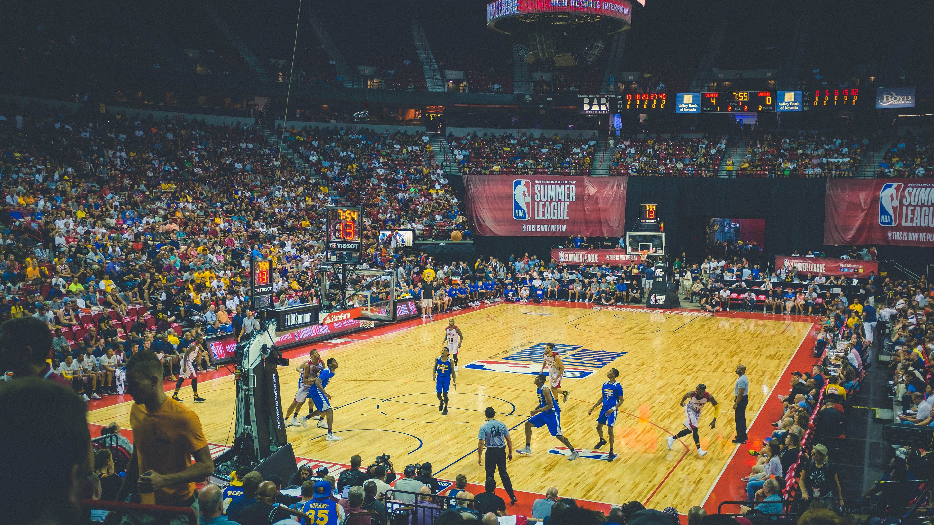 FB体育赛事-开拓者鏖战北京队，范弗利特发挥堪称完美